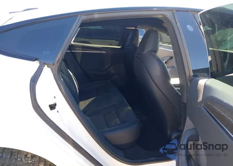 2021 Tesla Model S Plaid Tri Motor All-Wheel Drive from USA, damaged, VIN 5YJSA1E62MF452886